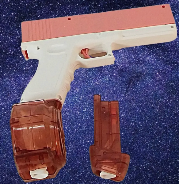 Водяной пистолет Water Gun Glock: Ваш идеальный спутник для летних водных сражений! Описание товара:  Водяной пистолет Water Gun Glock &ndash; это не просто игрушка, а высокотехнологичное устройство, обеспечивающее непрерывный поток воды при каждом нажатии на с 0100203 фото
