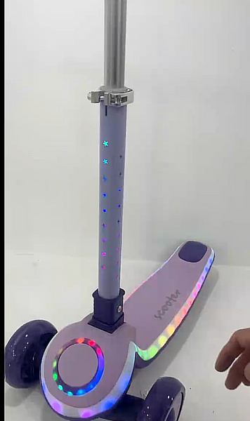 Самокат триколісний Skyper S-226-18 L (Фіолетовий): зі світловими ефектами та складаним кермом 195009 фото