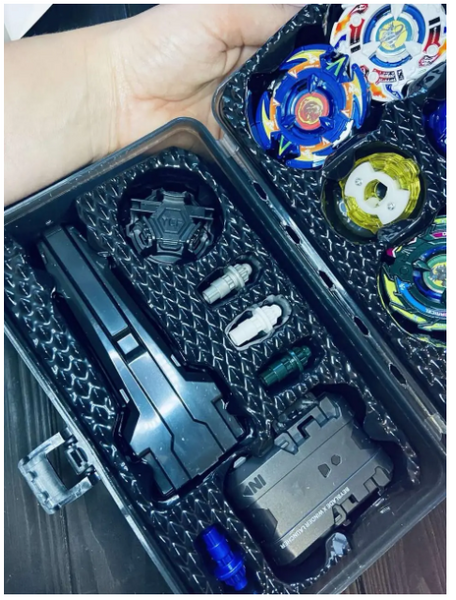 Ігровий Набір Бейблейд BeBlade в Кейсі: 4 Волчка (Метал), 2 Запускачі Beyblade Deluxe 180204 фото