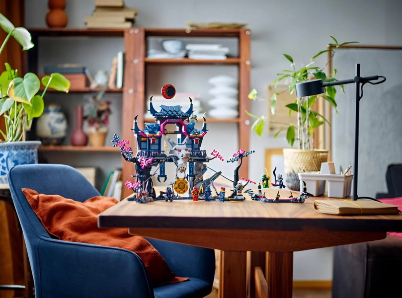 Конструктор Ninjago Додзьо теней в волчьей маске W8103 фото